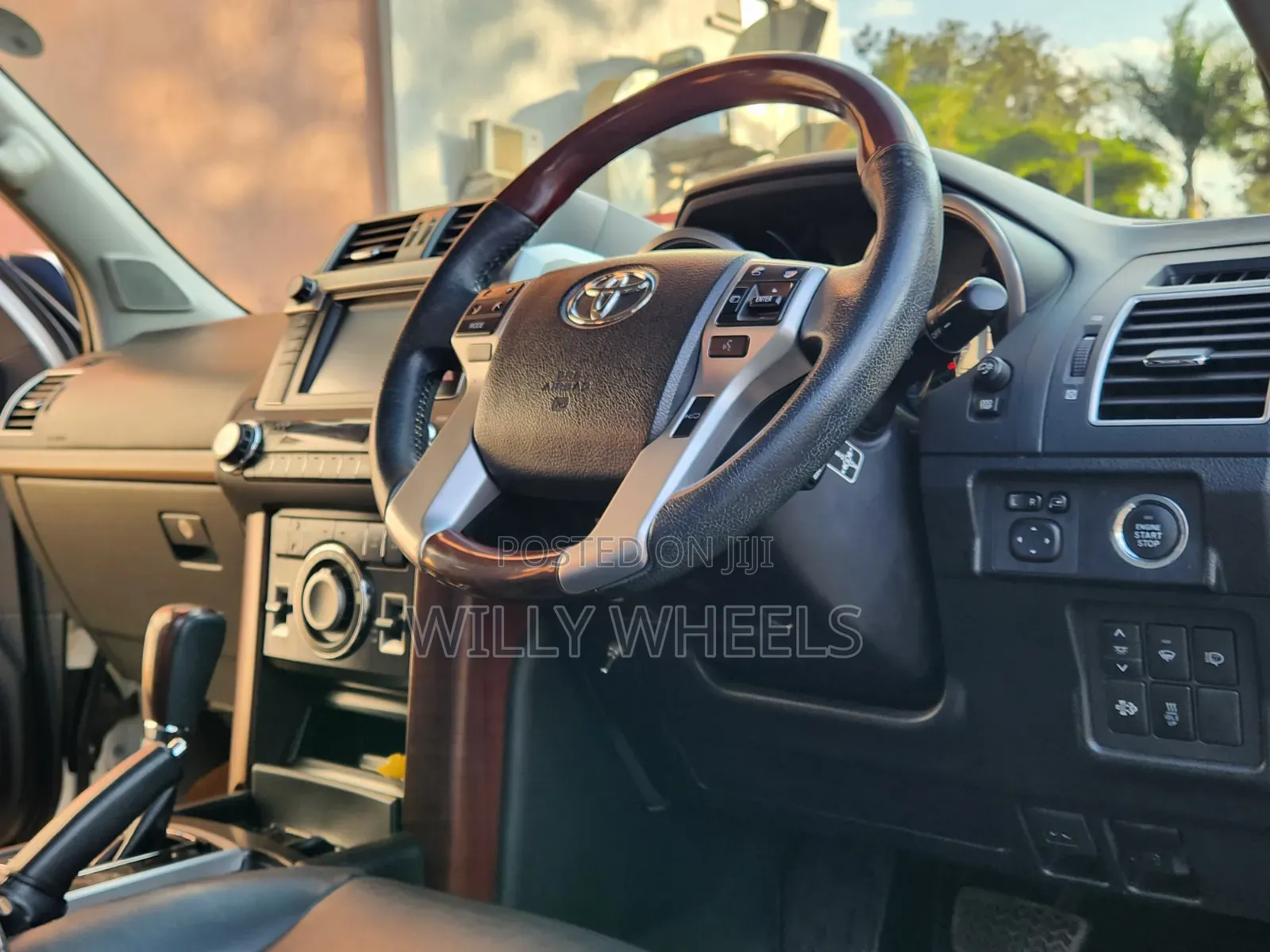 Toyota Land Cruiser Prado 2017 White