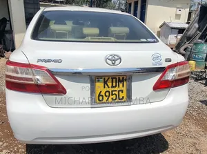 Toyota Premio 2018 White