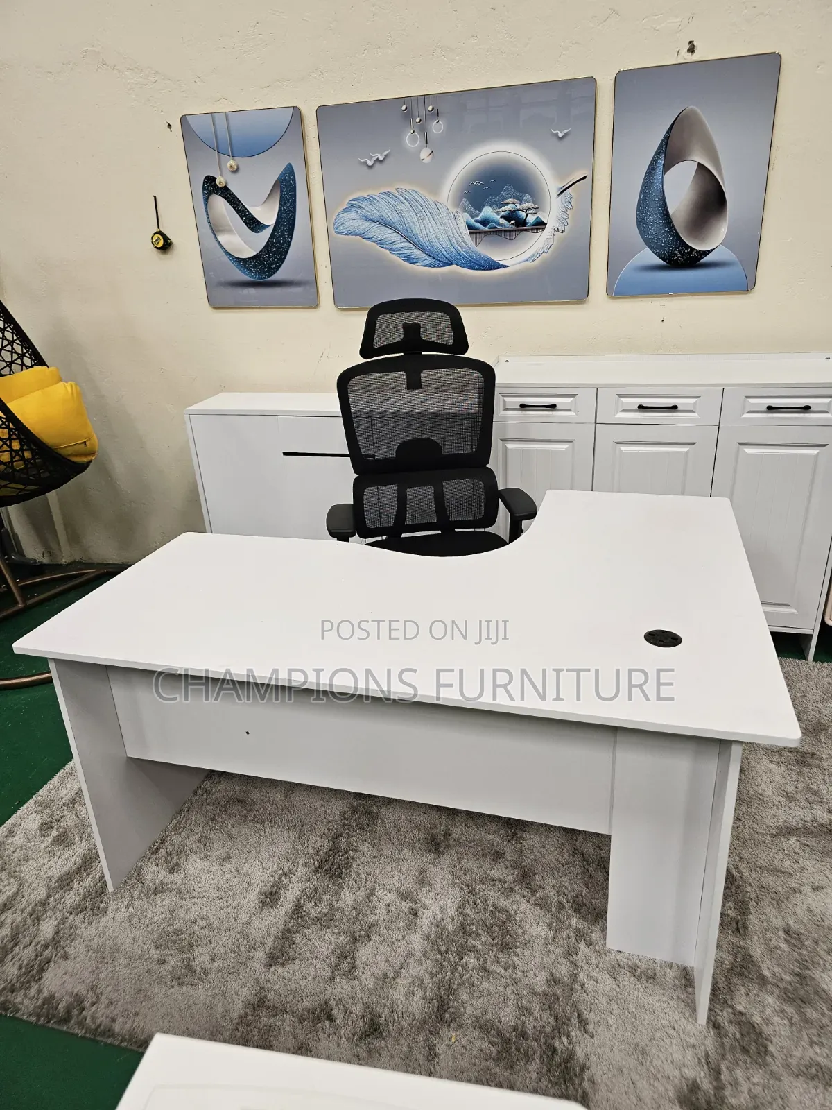 Minimalistic 1.4M L-Shaoed Office Desk