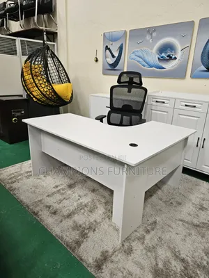 Minimalistic 1.4M L-Shaoed Office Desk