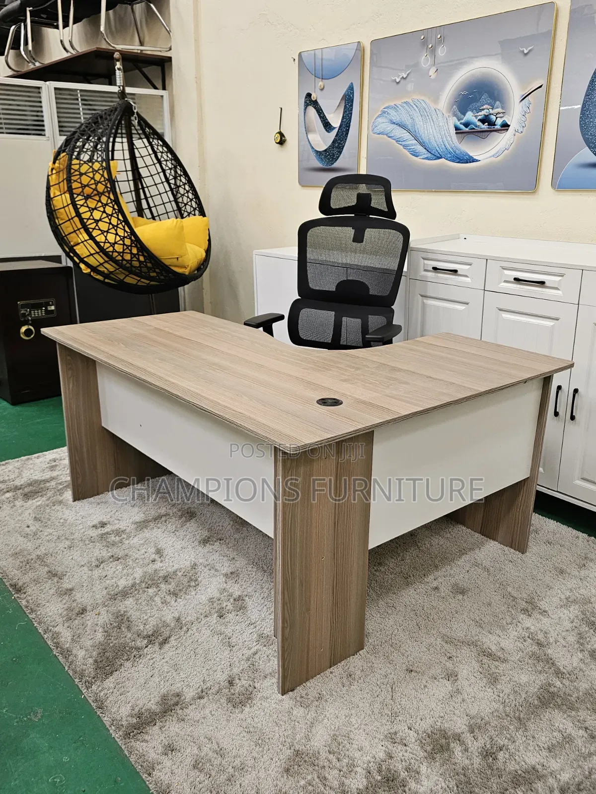 Minimalistic 1.4M L-Shaoed Office Desk
