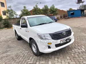 Toyota Hilux 2.5 D-4D SRX 2011 Pearl