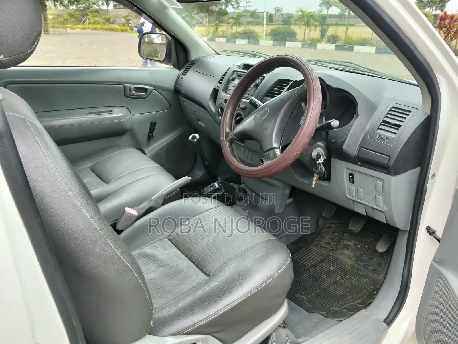 Toyota Hilux 2.5 D-4D SRX 2011 Pearl