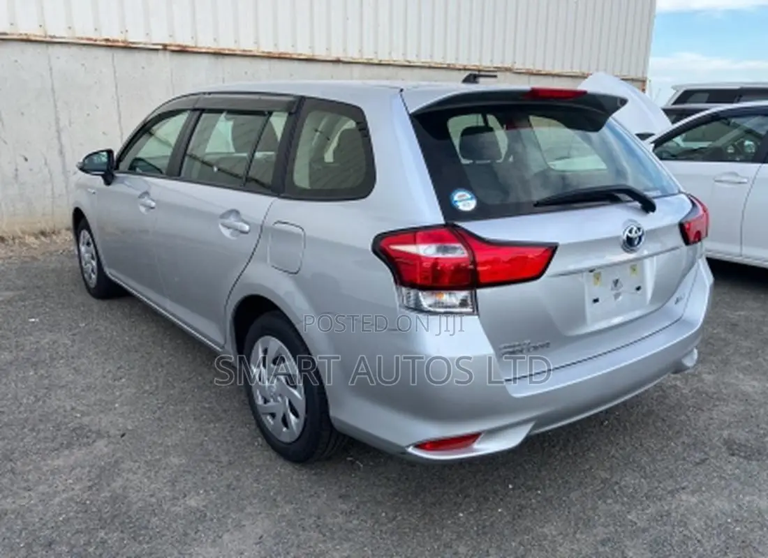 Toyota Corolla Fielder 1.5 Hybrid FWD 2020