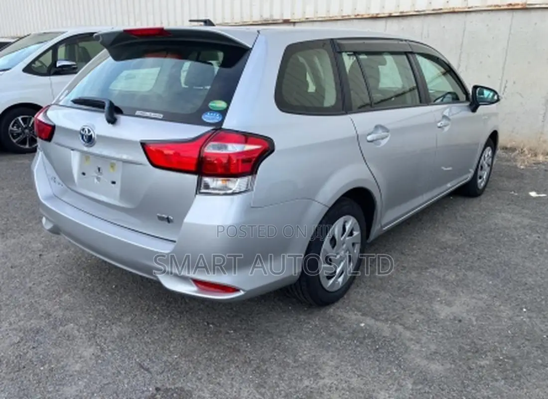 Toyota Corolla Fielder 1.5 Hybrid FWD 2020
