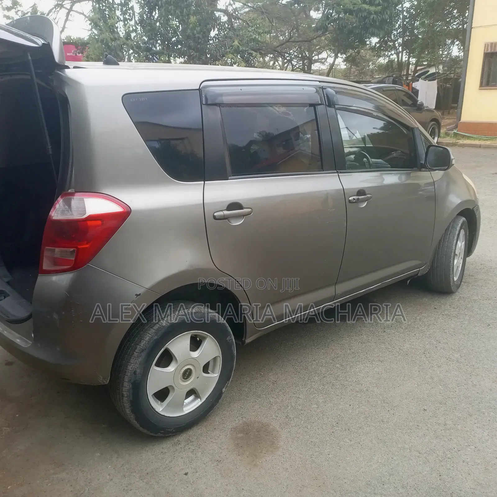 Toyota Ractis 2007 Gray