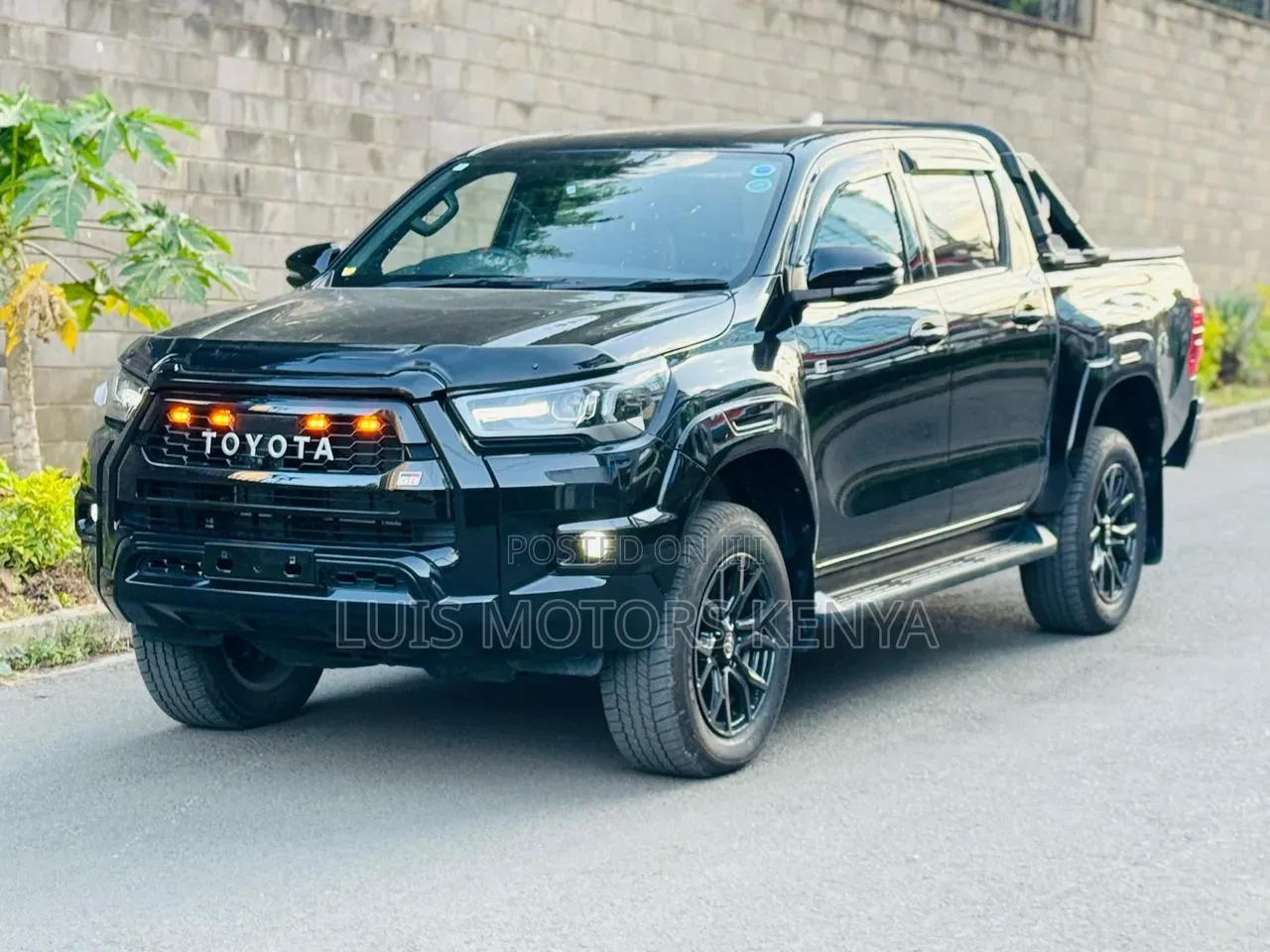 Toyota Hilux 2022 Black