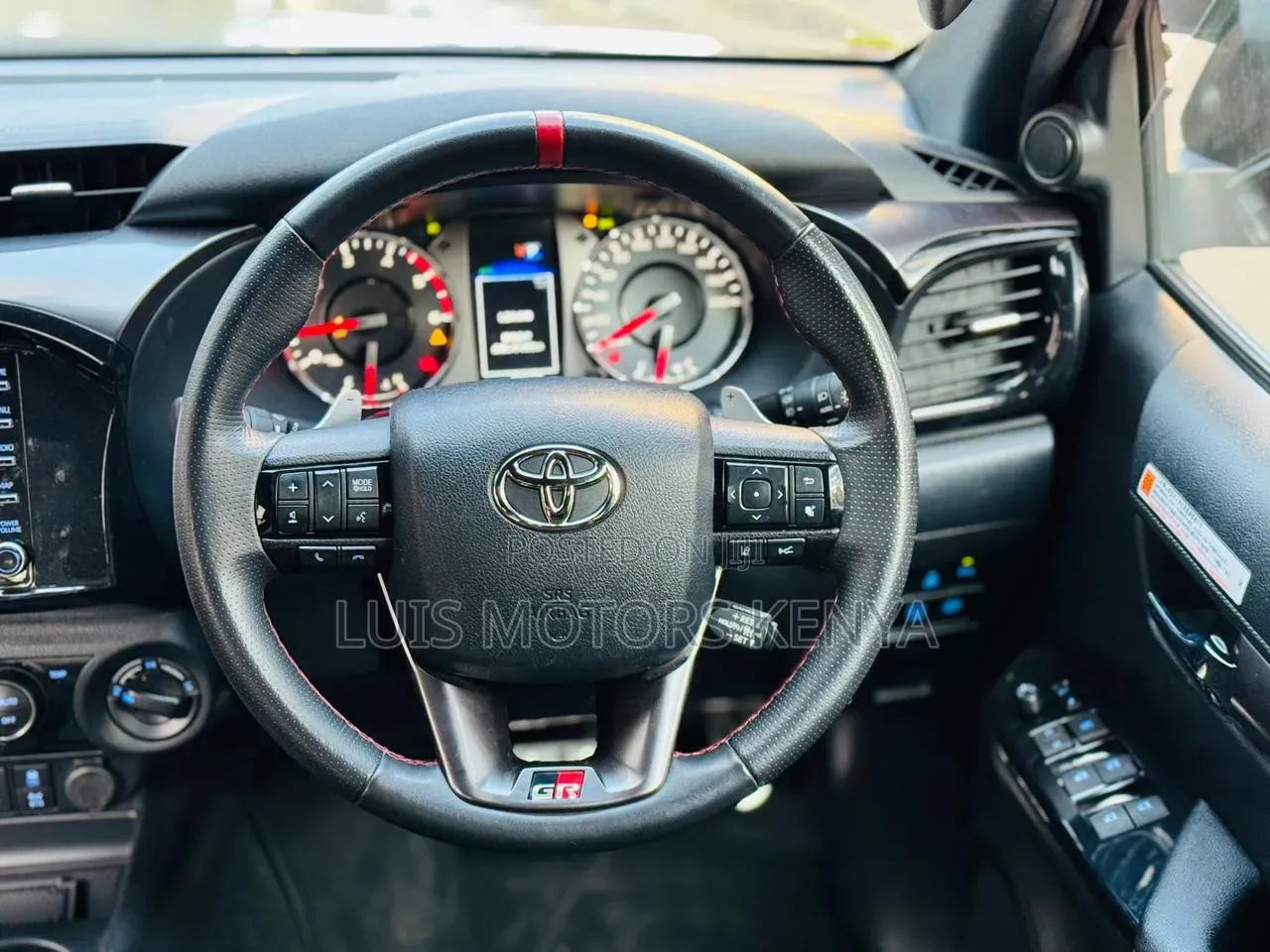 Toyota Hilux 2022 Black