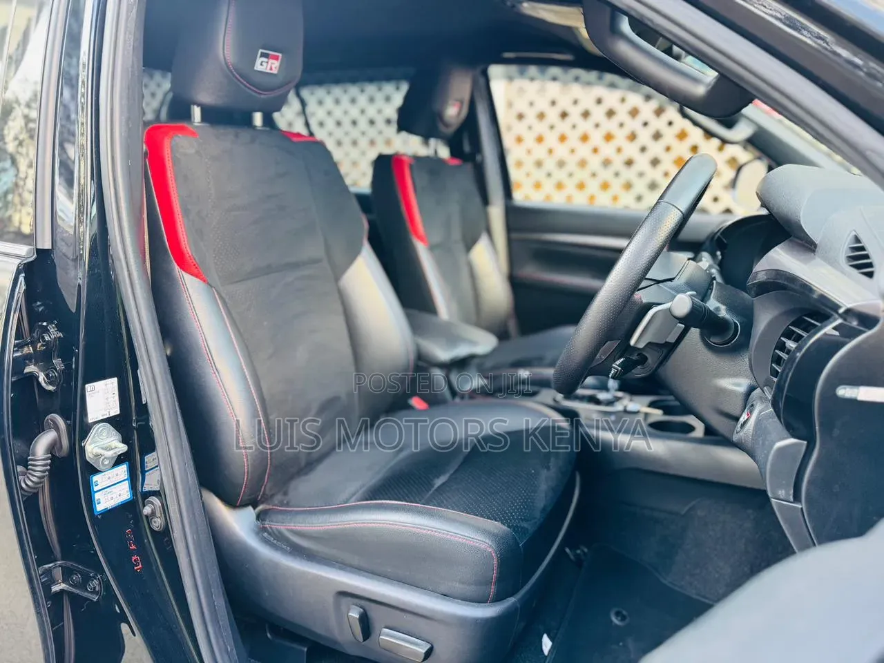 Toyota Hilux 2022 Black