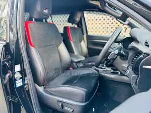 Toyota Hilux 2022 Black