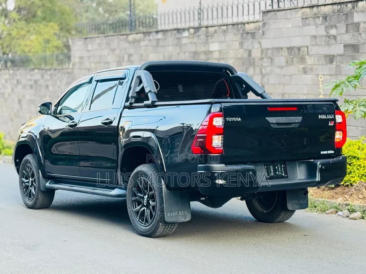 Toyota Hilux 2022 Black