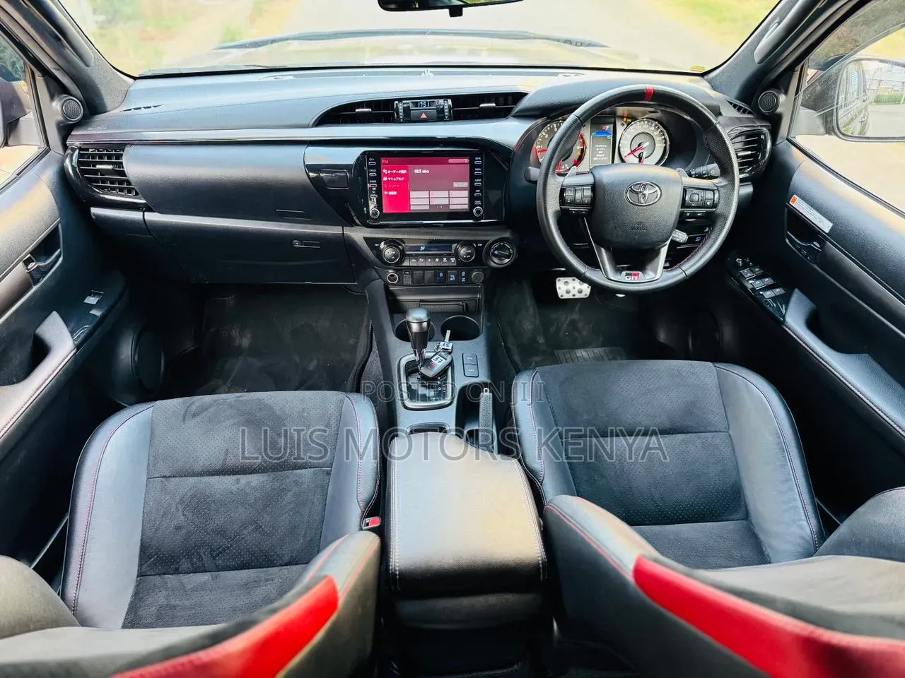 Toyota Hilux 2022 Black