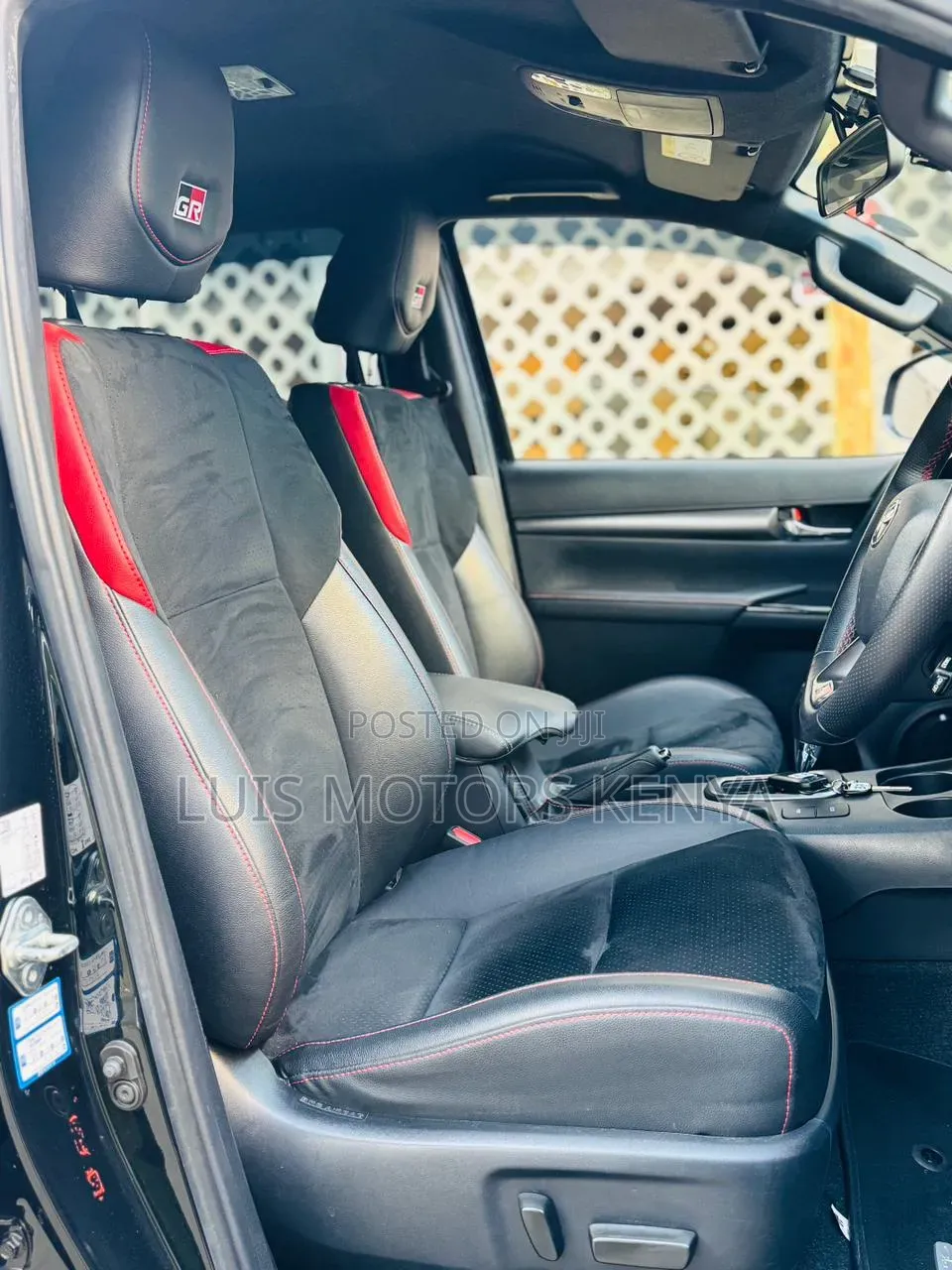 Toyota Hilux 2022 Black