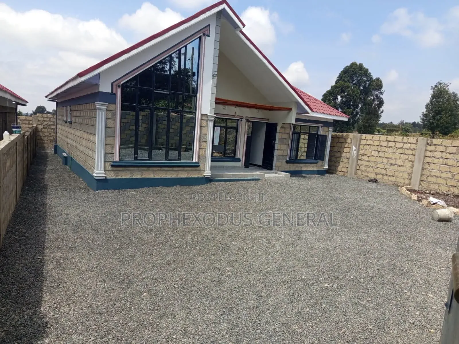 4bdrm Bungalow in Matasia for sale