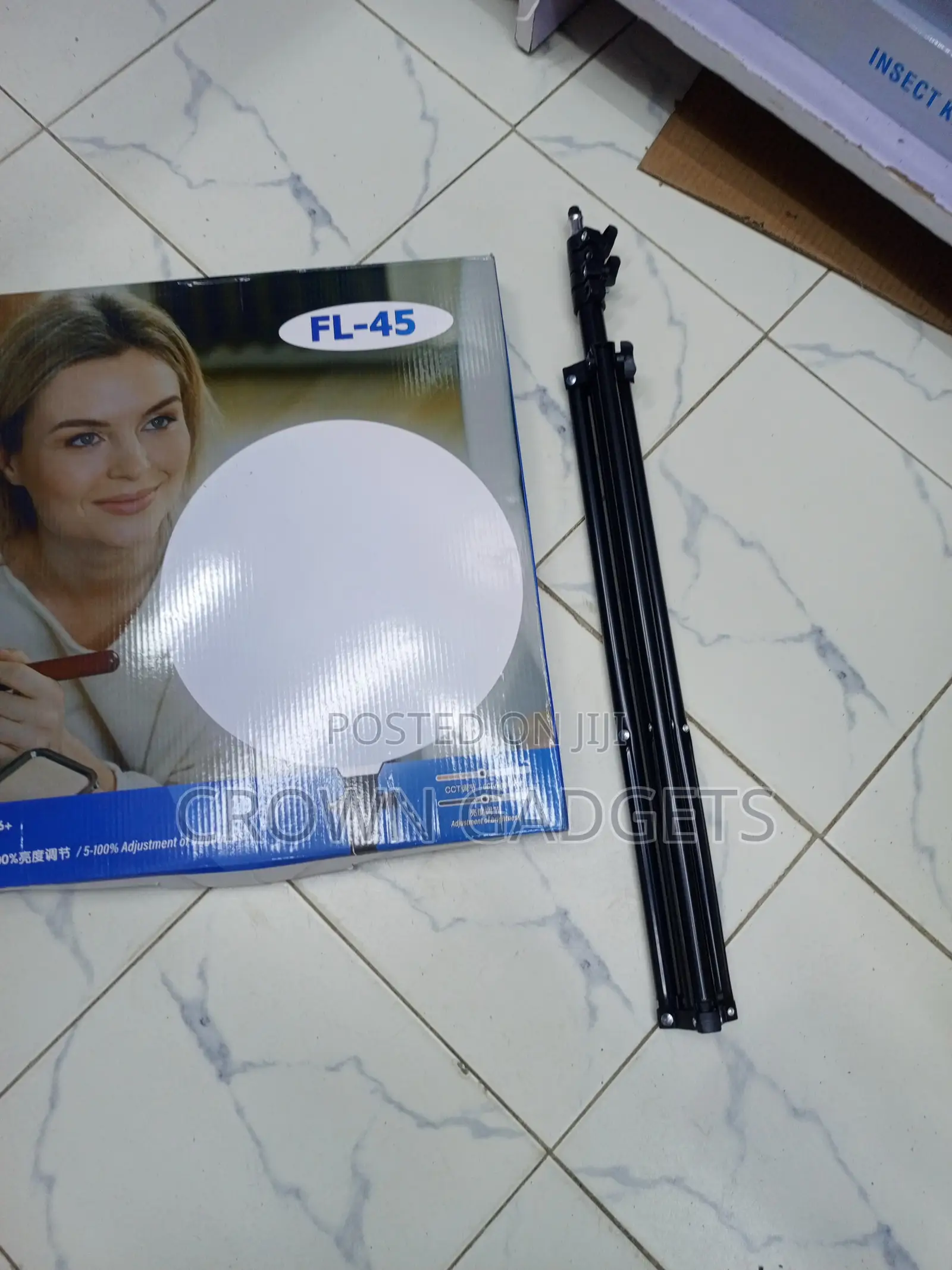FL-45 Professional 18 Inch LED Ring Fill Light RA96+ With Tripod