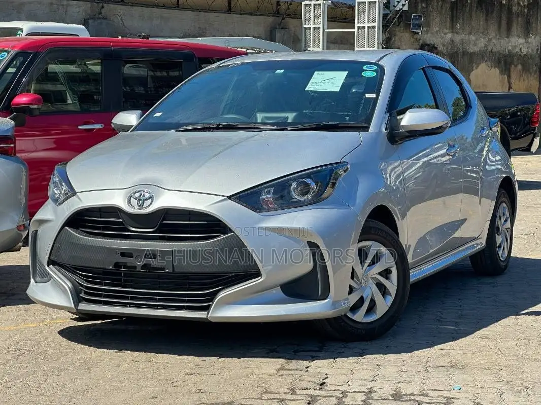 Toyota Yaris 2020 Silver