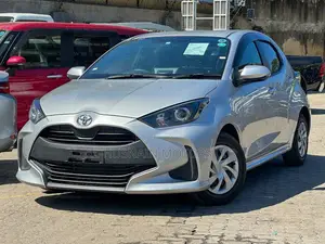 Toyota Yaris 2020 Silver