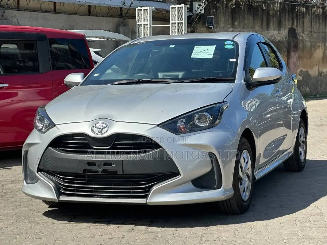 Toyota Yaris 2020 Silver