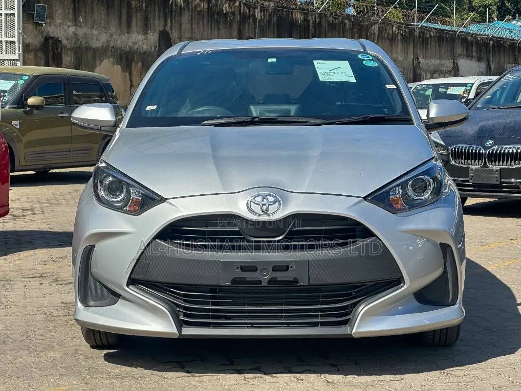 Toyota Yaris 2020 Silver