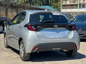 Toyota Yaris 2020 Silver