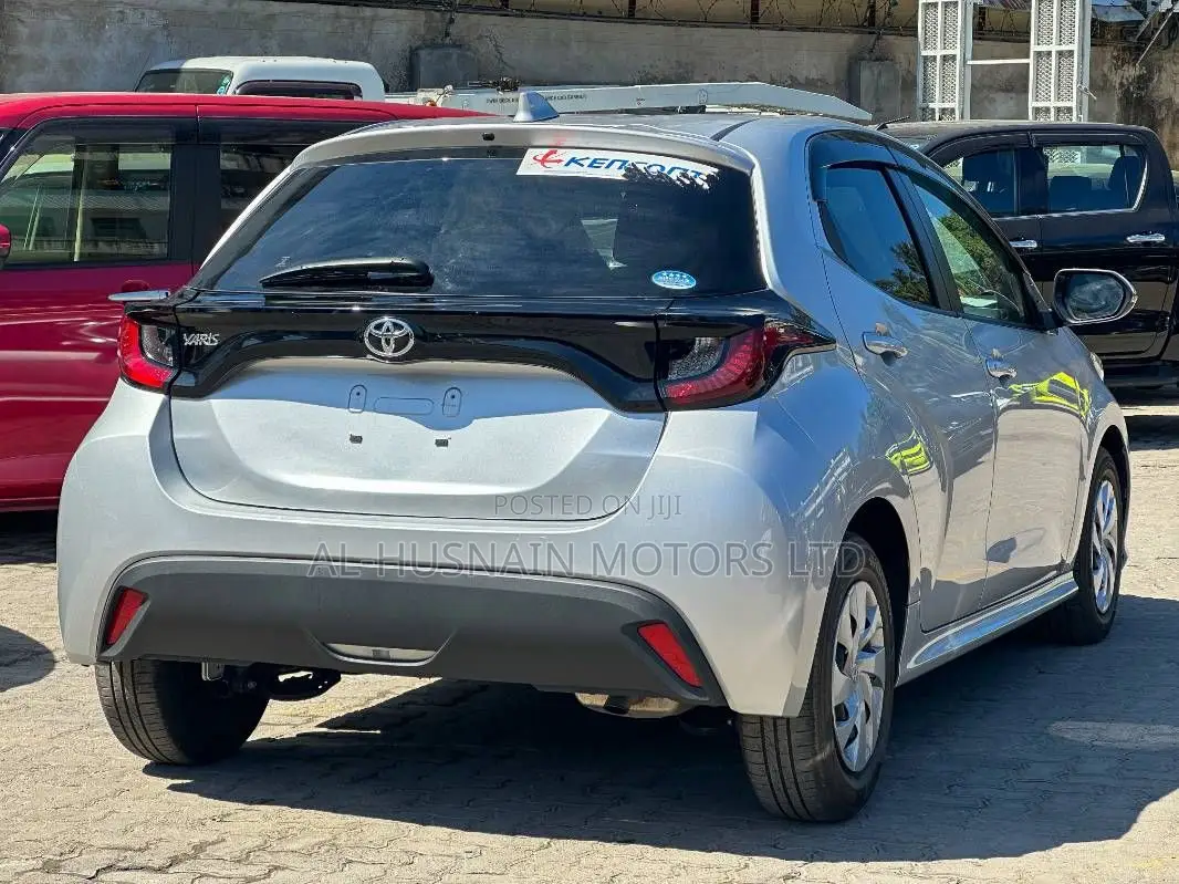 Toyota Yaris 2020 Silver