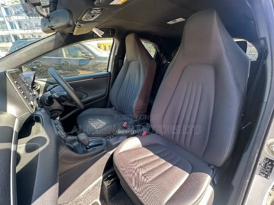 Toyota Yaris 2020 Silver