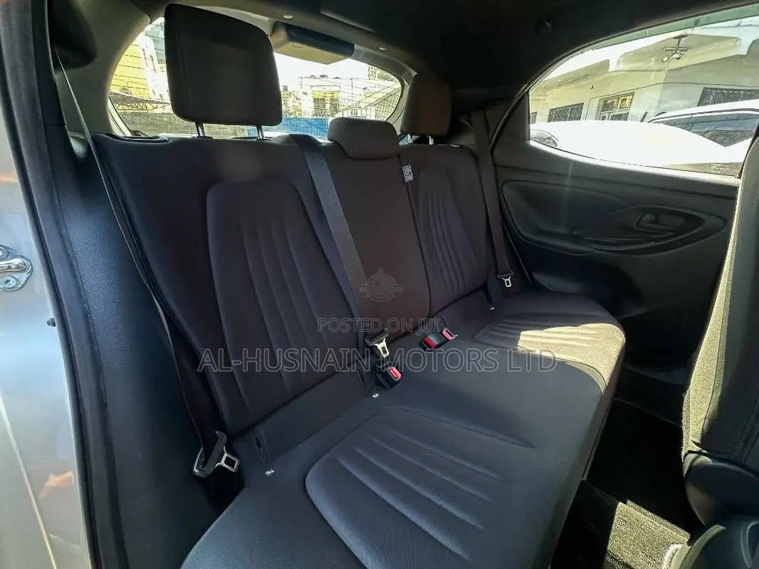 Toyota Yaris 2020 Silver