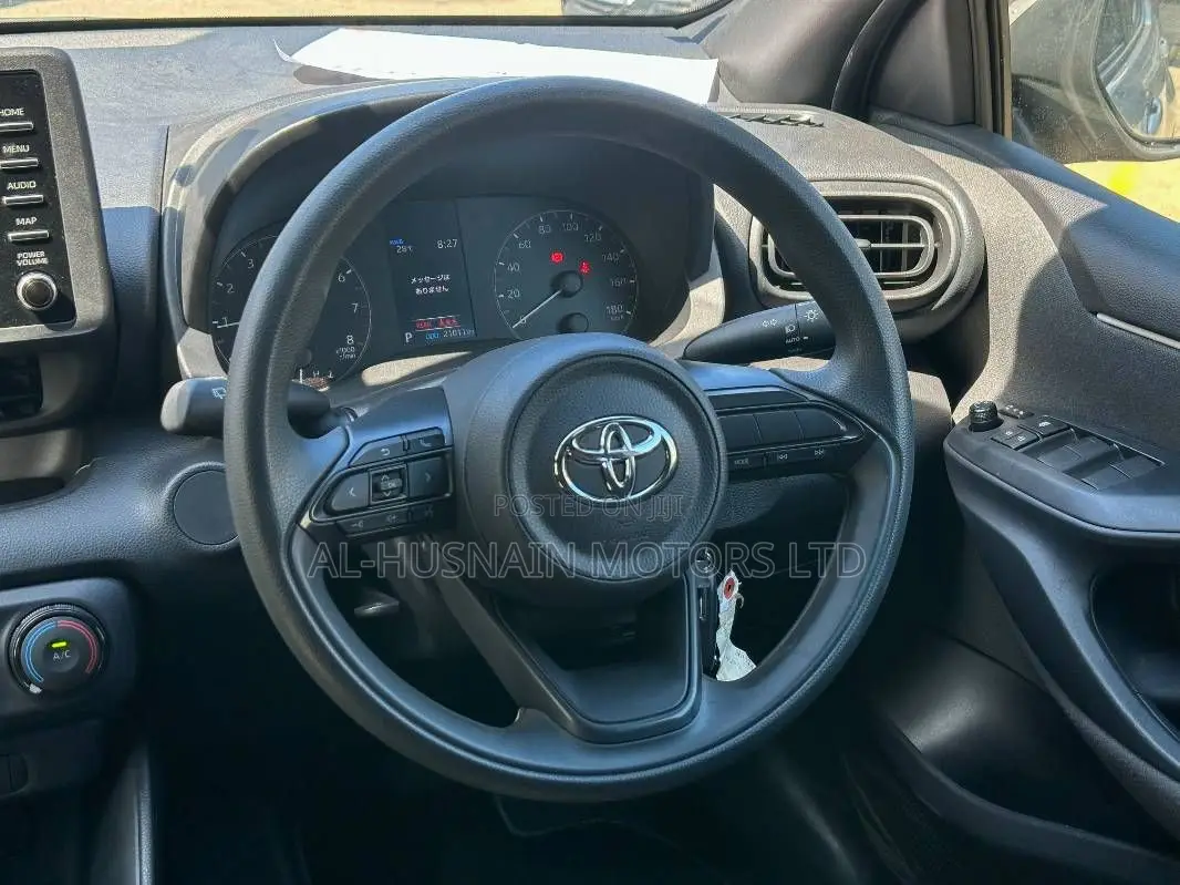 Toyota Yaris 2020 Silver
