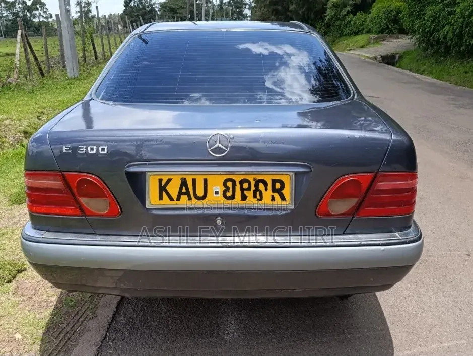 Mercedes-Benz E200 1998 Blue