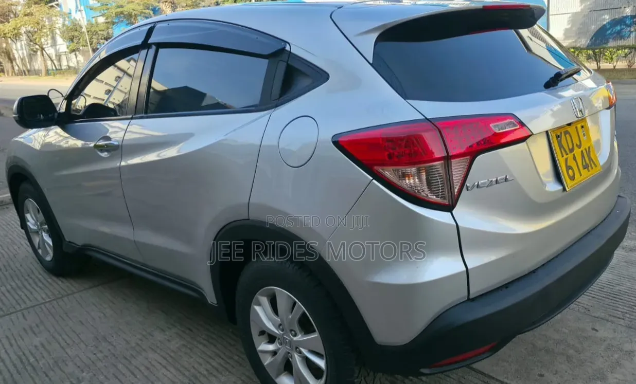 Honda Vezel 2015 Silver