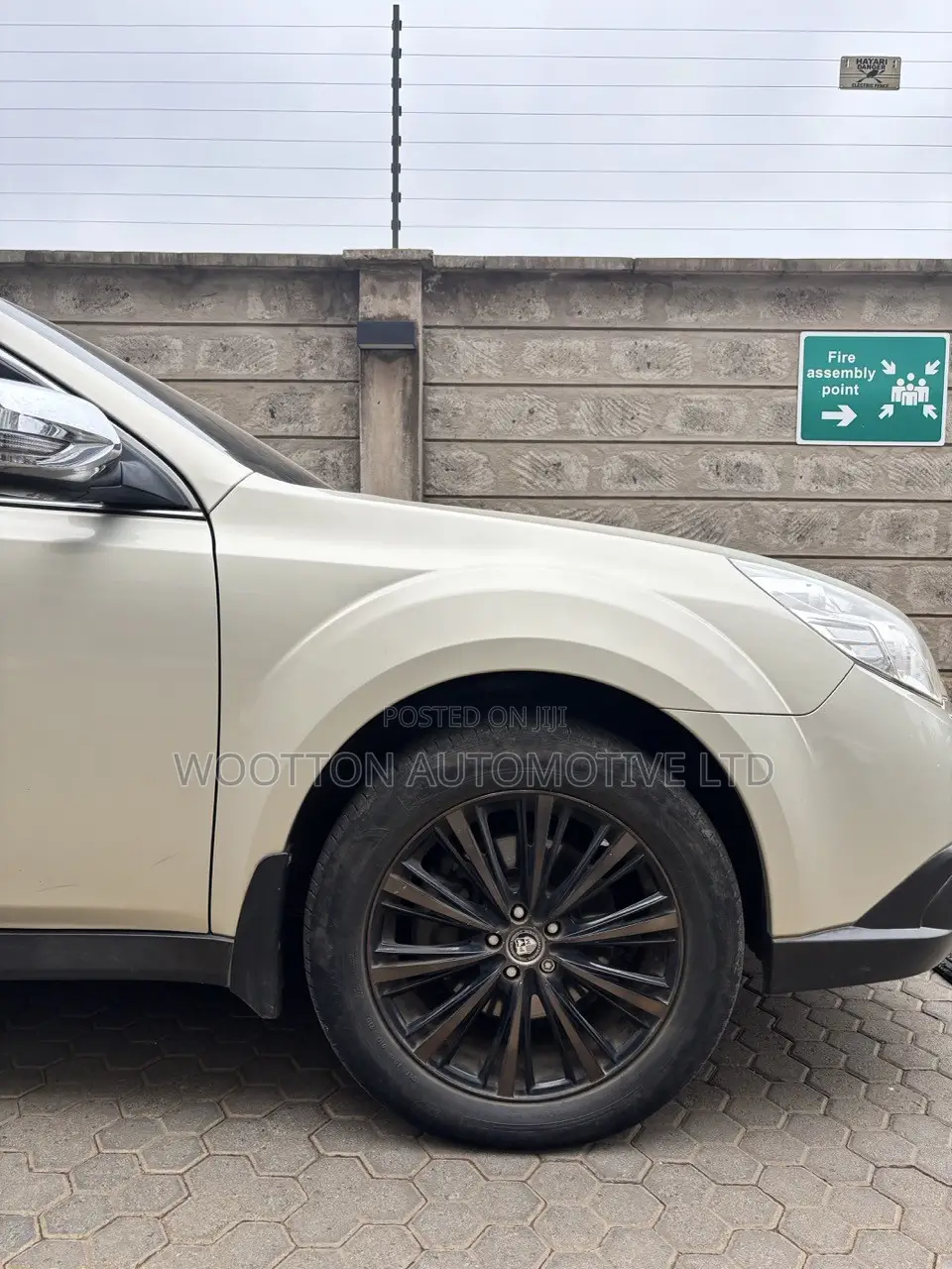 Subaru Outback 2009 Gold