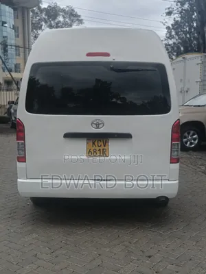 Toyota HiAce 2019 White