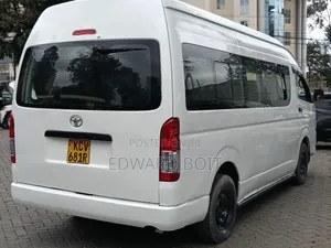 Toyota HiAce 2019 White