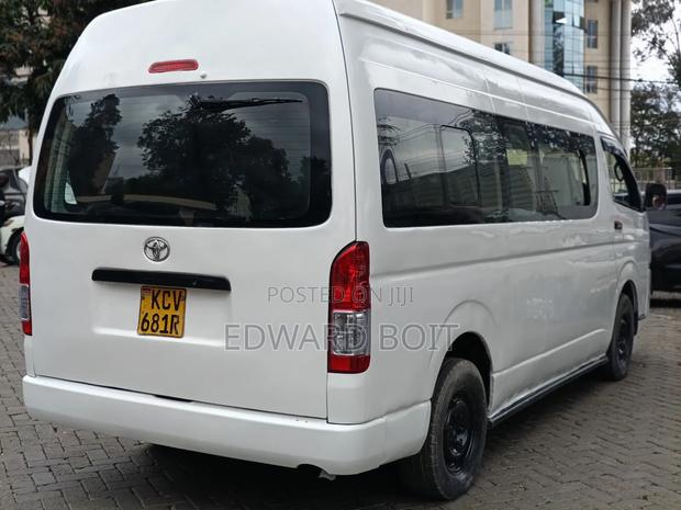 Toyota HiAce 2019 White - thumbnail 2
