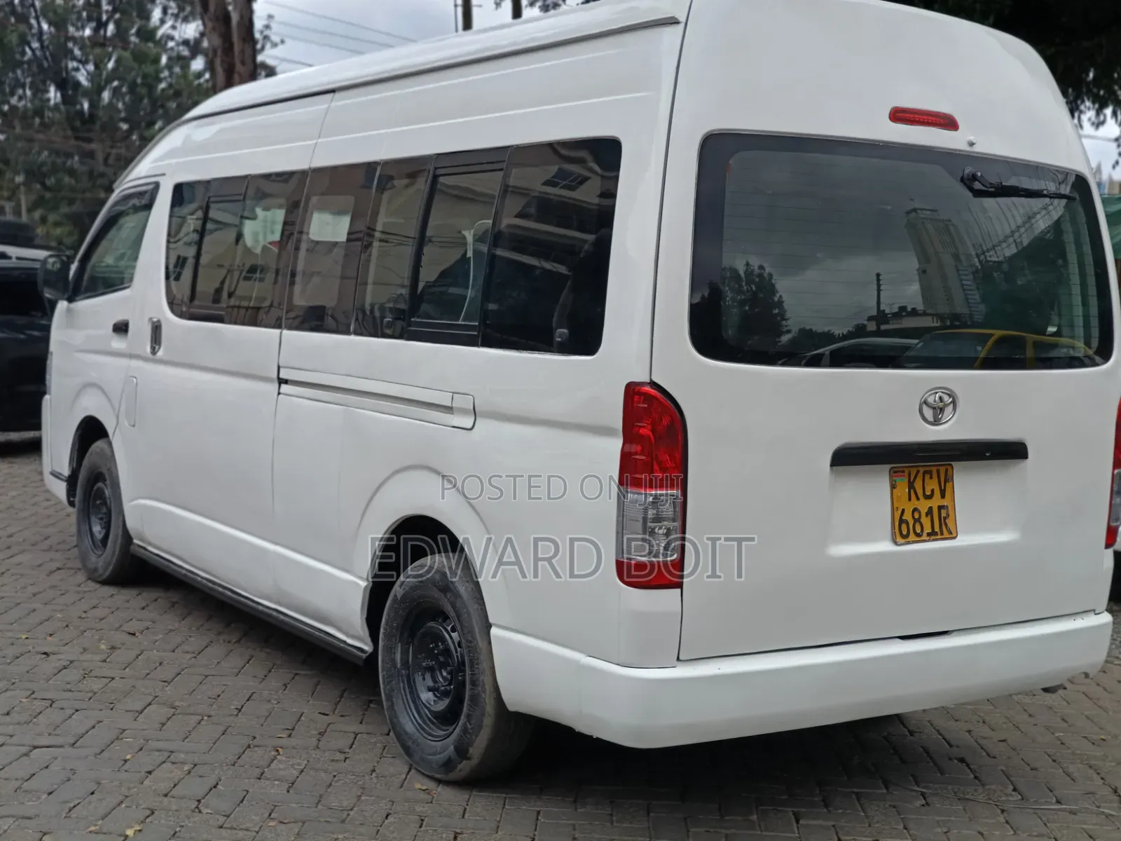 Toyota HiAce 2019 White