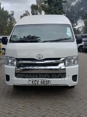 Toyota HiAce 2019 White
