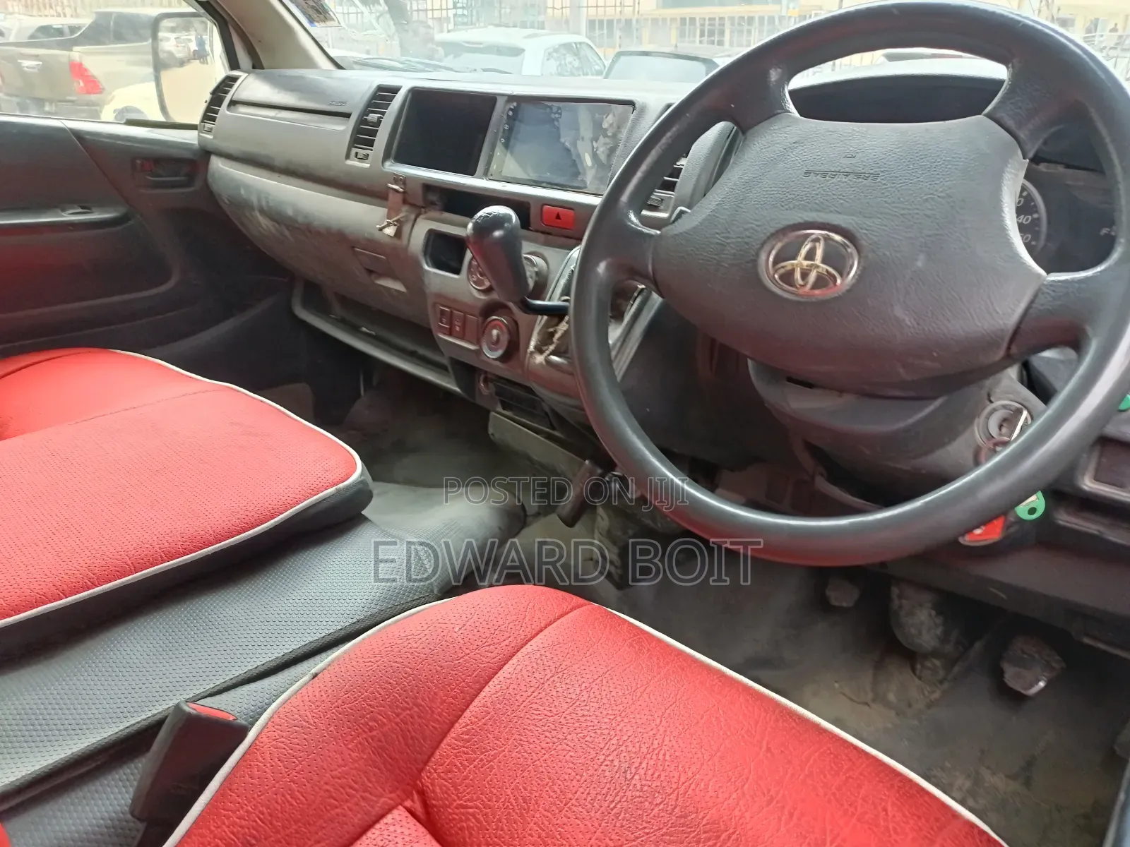 Toyota HiAce 2019 White