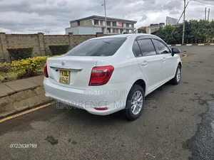 Toyota Axio 2017 Pearl