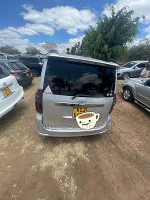 Toyota Noah 2009 Silver