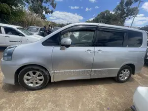 Toyota Noah 2009 Silver