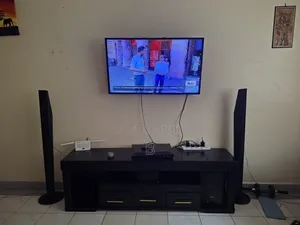43 Inch Samsung Smart TV + Stand