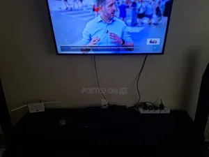 43 Inch Samsung Smart TV + Stand