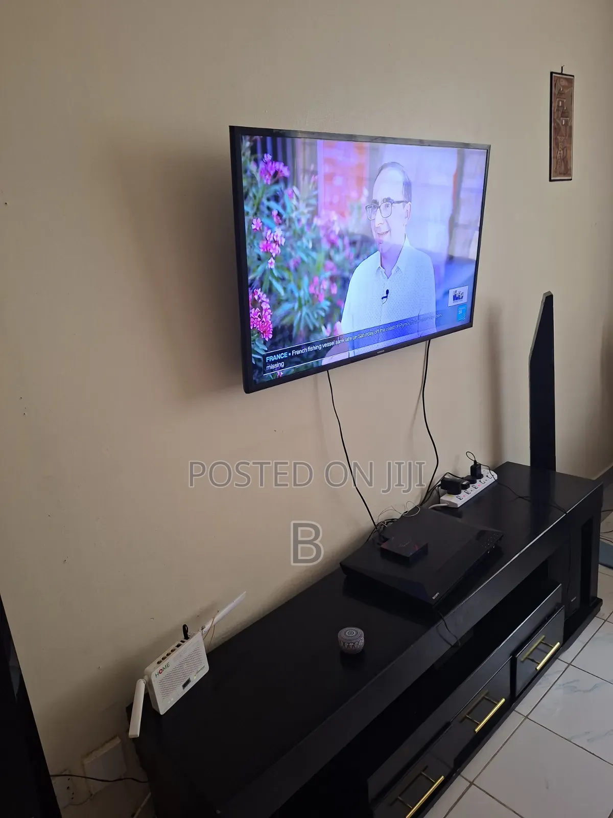 43 Inch Samsung Smart TV + Stand