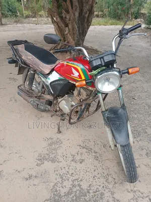 Honda CB 2018 Red