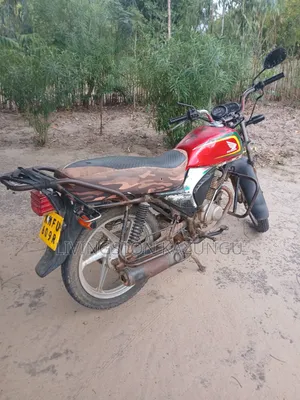 Honda CB 2018 Red