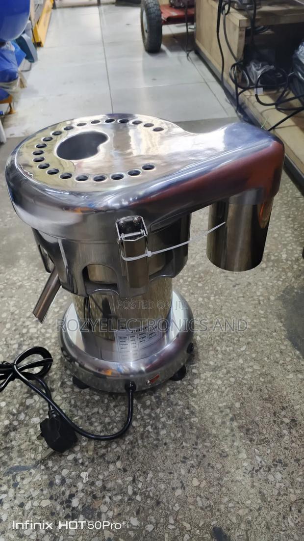 Commercial Juicer Machine