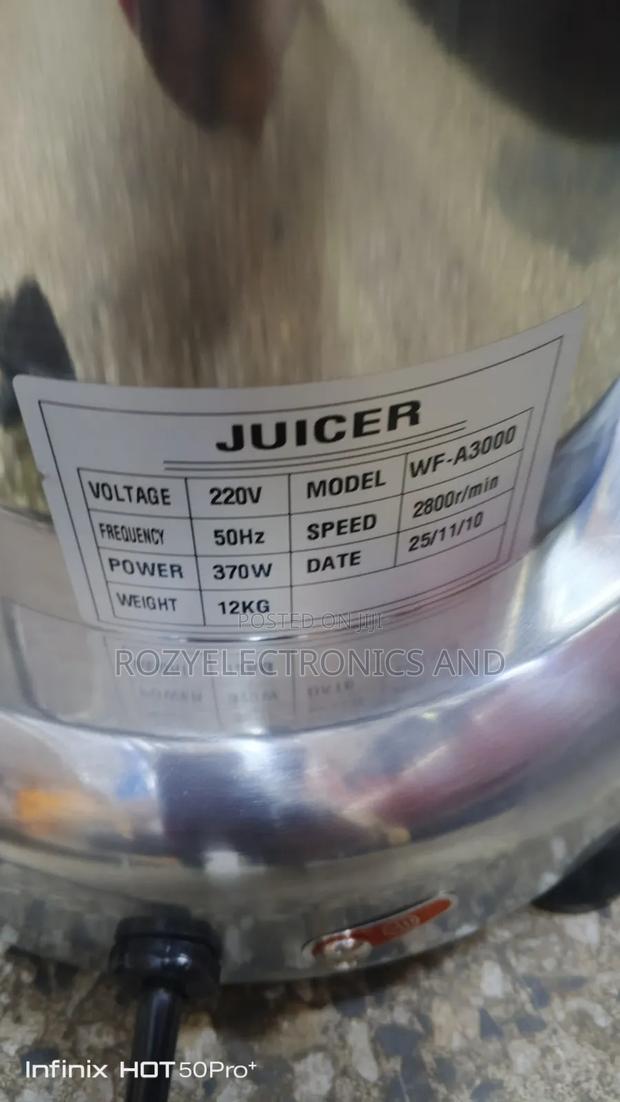 Commercial Juicer Machine - thumbnail 2