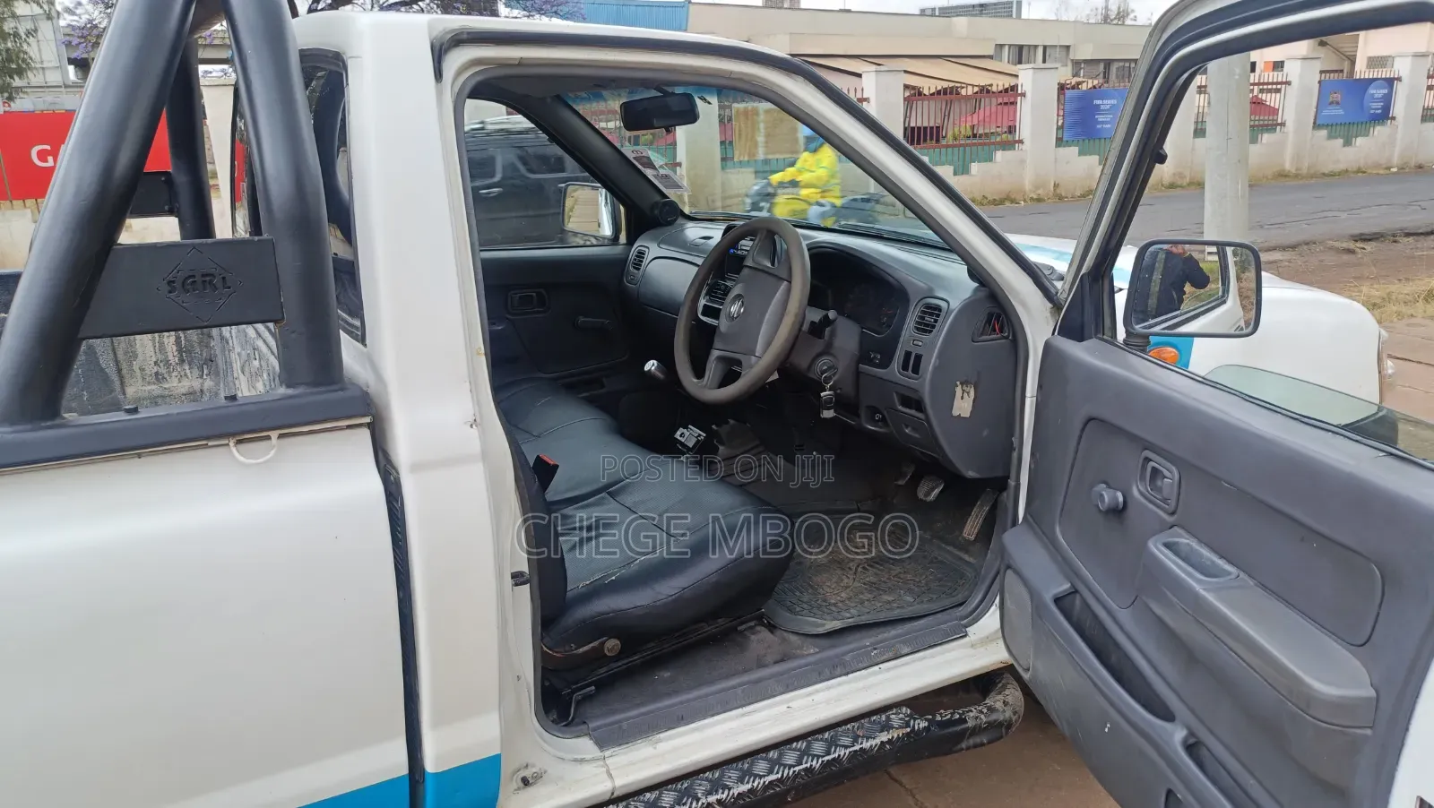 Nissan Hardbody 2012 White