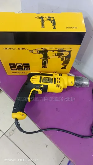DeWalt Drill 700 Watts