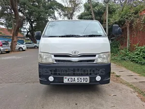 Toyota HiAce 2013 White